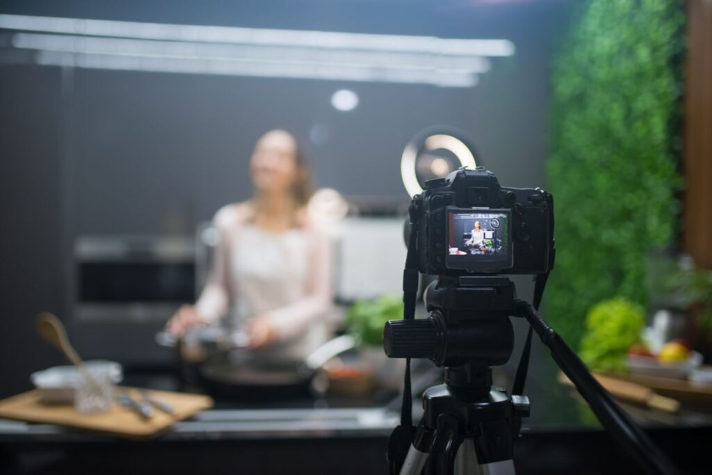 profissional a fazer um CV em video