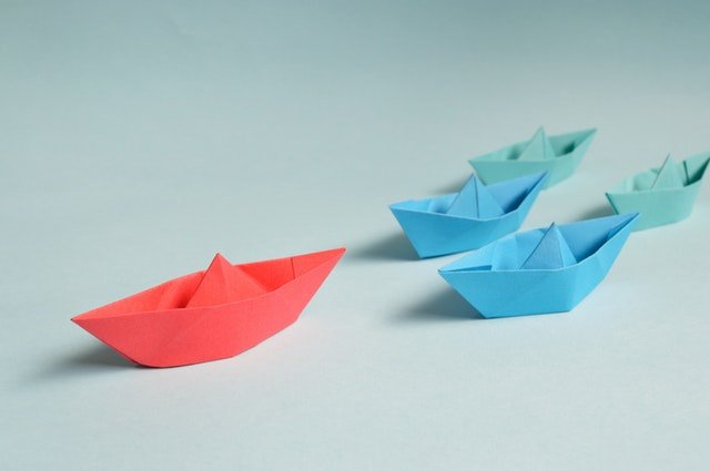 barcos a serem liderados por um vermelho