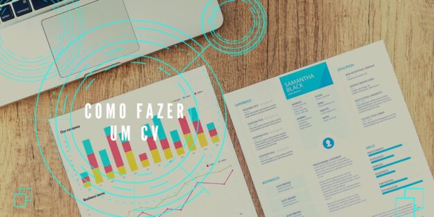 cv em cima duma mesa e computador